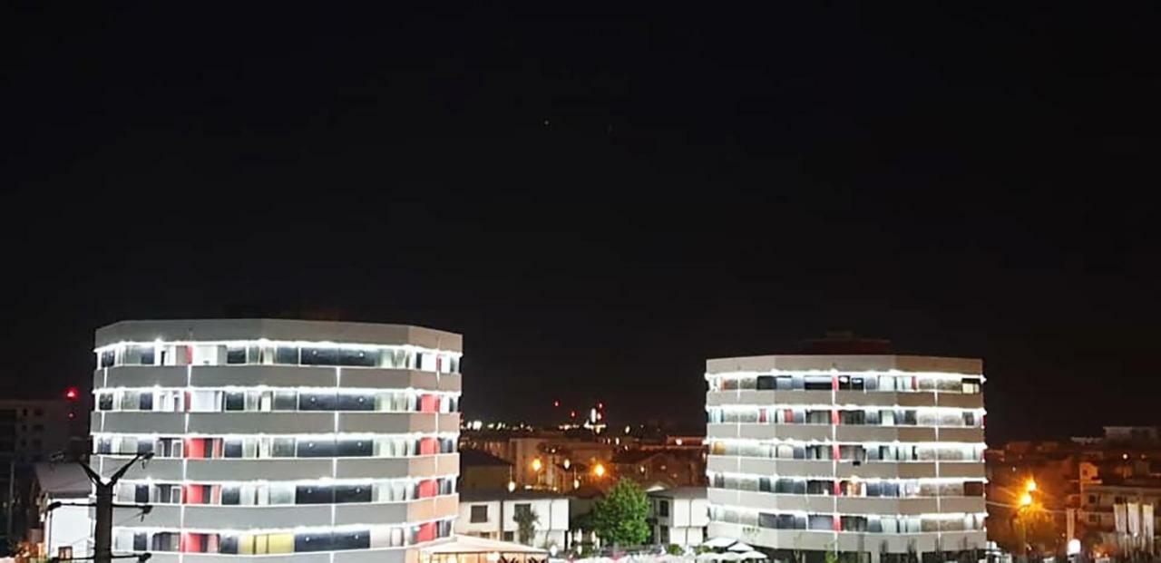 Thomas Luxury Apartment Năvodari Kültér fotó